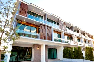 Townhouses for sale Bang Kapi : 🔥Hot​Deal​‼️House For​ Sale​ | Supalai Essence Ladprao