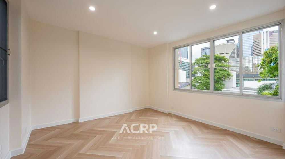 picture Renovated 3-storey detached house for sale on Vibhavadi Rangsit 5, Soi 6, conveniently located near MRT Chatuchak and BTS Mo Chit. - 14/20