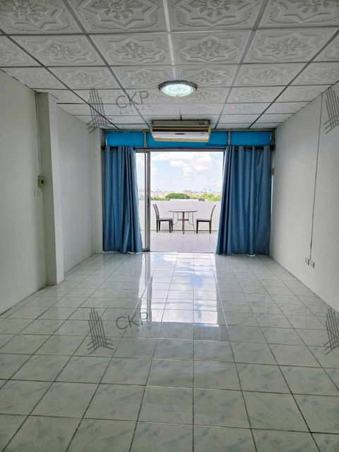 picture Condo Baan Ratchayothin, spacious room, beautiful view, complete with food and supplies, near Chandrakasem University, near Major Ratchayothin. - 1/11