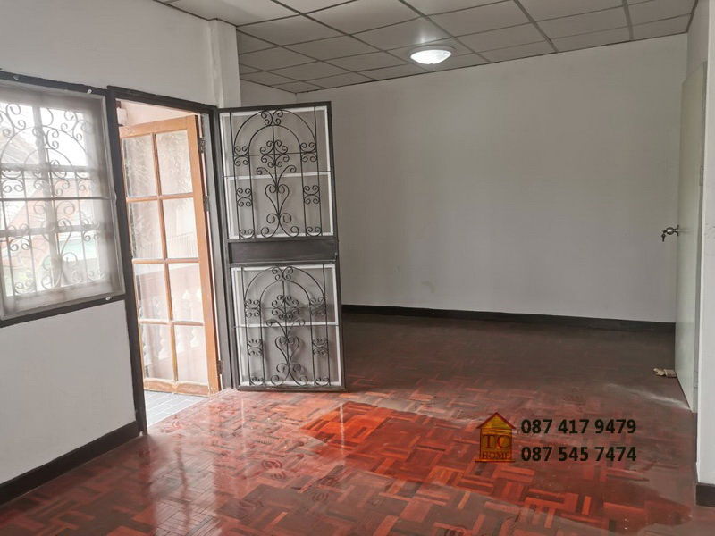 รูป ขายด่วนบ้านแฝด 2 ชั้น 31 ตรว. อยู่สุขุมวิท107 ใกล้รฟฟ.-แบริ่ง รร.เซนต์โยเซฟบางนา - รูปที่ 27/43
