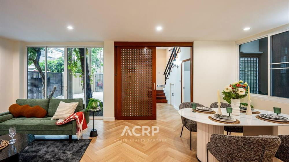picture Renovated 3-storey detached house for sale on Vibhavadi Rangsit 5, Soi 6, conveniently located near MRT Chatuchak and BTS Mo Chit. - 5/20