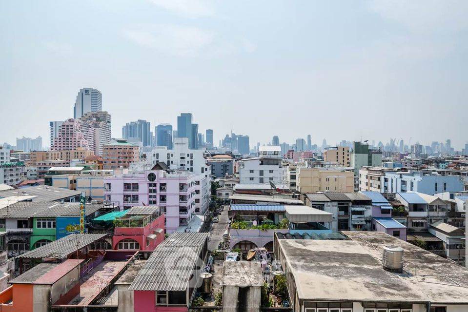 picture 1-BR Condo at Baan Klang Krung Resort near MRT Huai Khwang (ID 531573) - 31/32