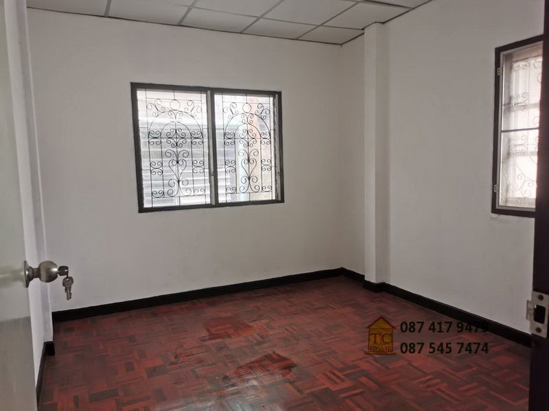 รูป ขายด่วนบ้านแฝด 2 ชั้น 31 ตรว. อยู่สุขุมวิท107 ใกล้รฟฟ.-แบริ่ง รร.เซนต์โยเซฟบางนา - รูปที่ 31/43