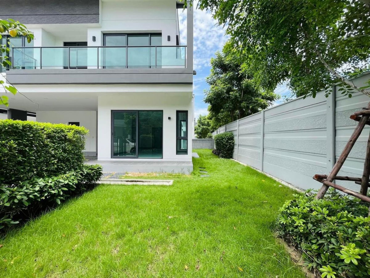 picture Urgent sale, 2-storey detached house, The City Sukhumvit-Onnut, 4 bedrooms, 5 bathrooms, price only 15.9 million baht. - 1/5