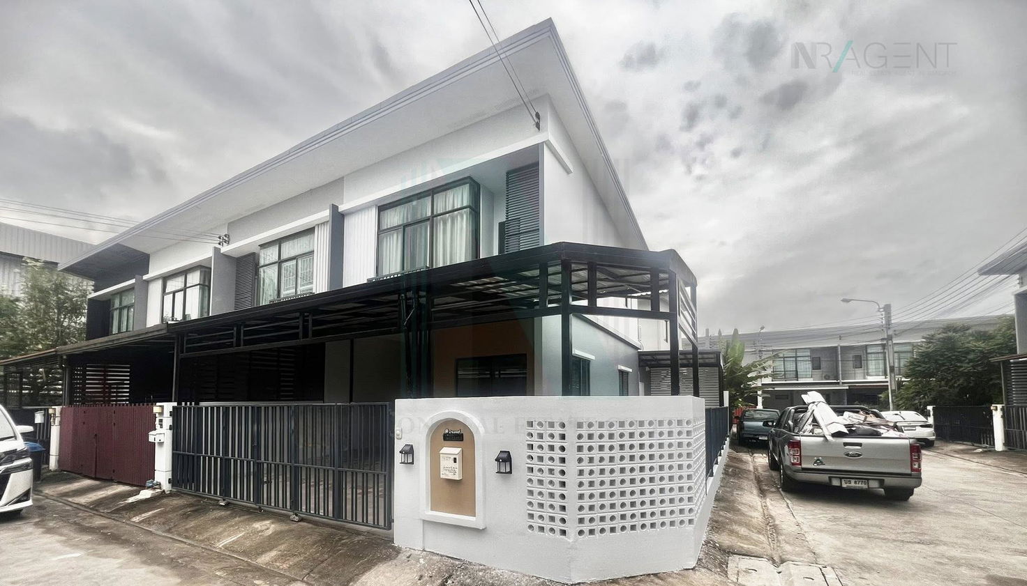 picture 🎉 For Sell Town house PRUKSA VILLE 97 WONGWAEN-ONNUT 2-story 4 bedroom 2 bathroom - 1/8