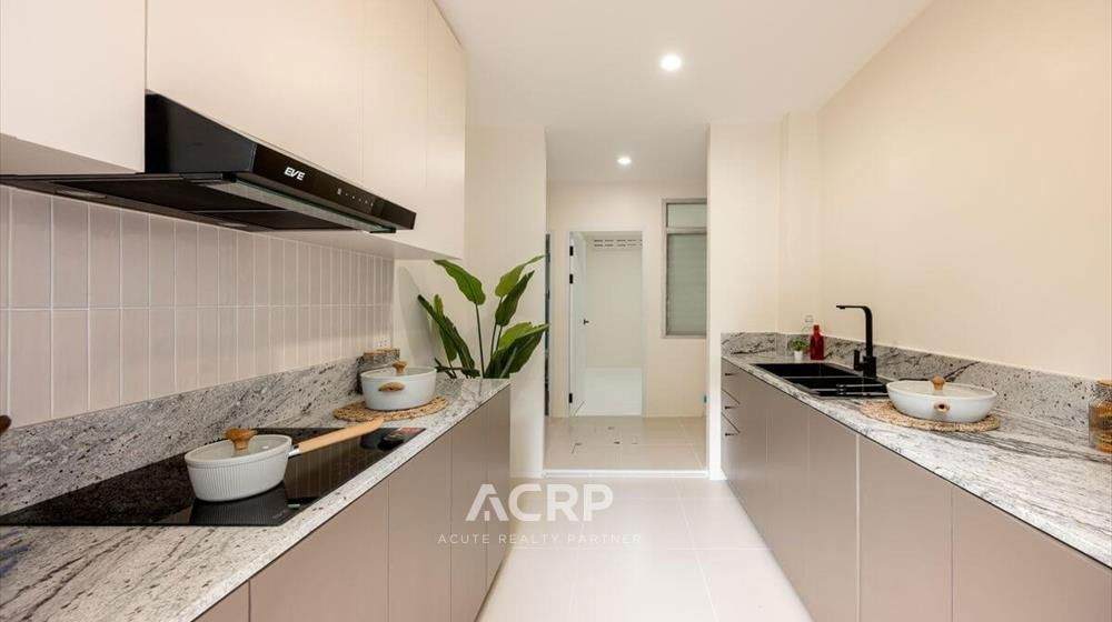 picture Renovated 3-storey detached house for sale on Vibhavadi Rangsit 5, Soi 6, conveniently located near MRT Chatuchak and BTS Mo Chit. - 9/20