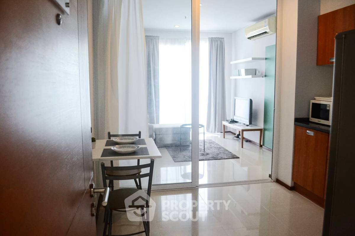 picture 1-BR Condo at Villa Sathorn near BTS Krung Thon Buri (ID 675261) - 1/19