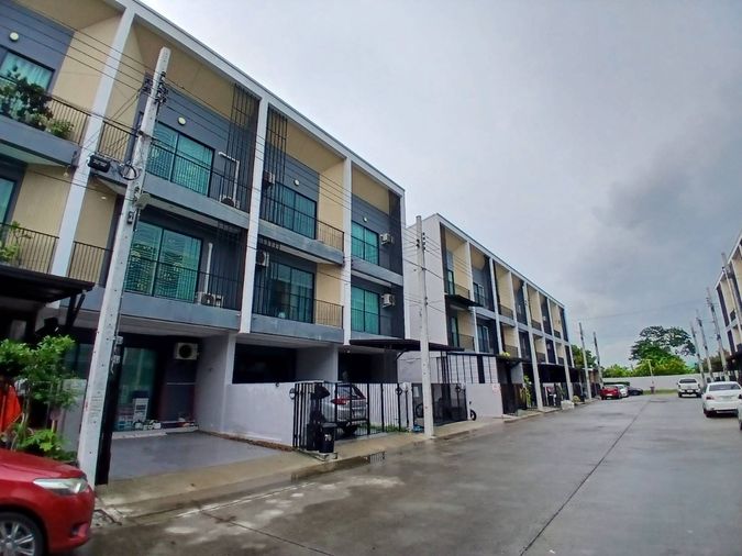 3-bed townhouse for sale, 139.7 sqm, 19 sq wah, Nalin Avenue 5 Ramintra - Minburi