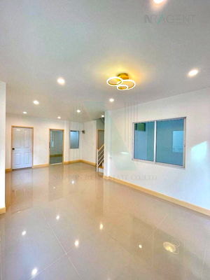 Townhouses for sale : 🚩 For Sell Town house BUATHONGTHANI 18 2-story 4 bedroom 2 bathroom