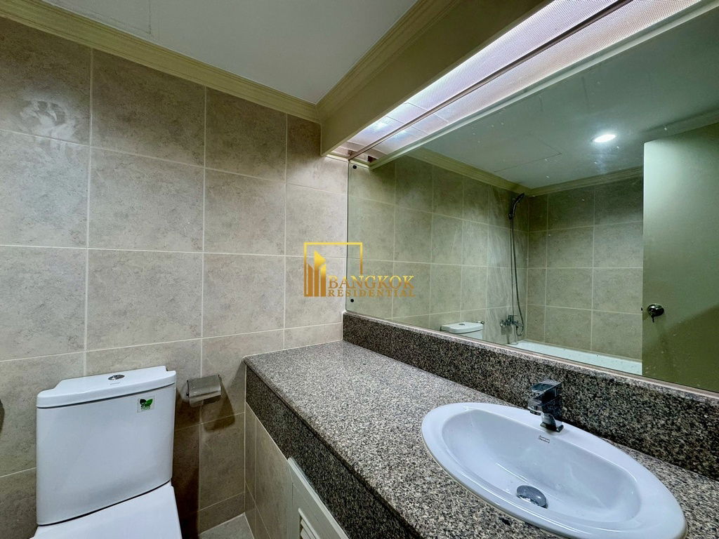 picture Baan Suanpetch | Cozy 2 Bed Condo For Rent in Phrom Phong - BR19555CD - 20/35