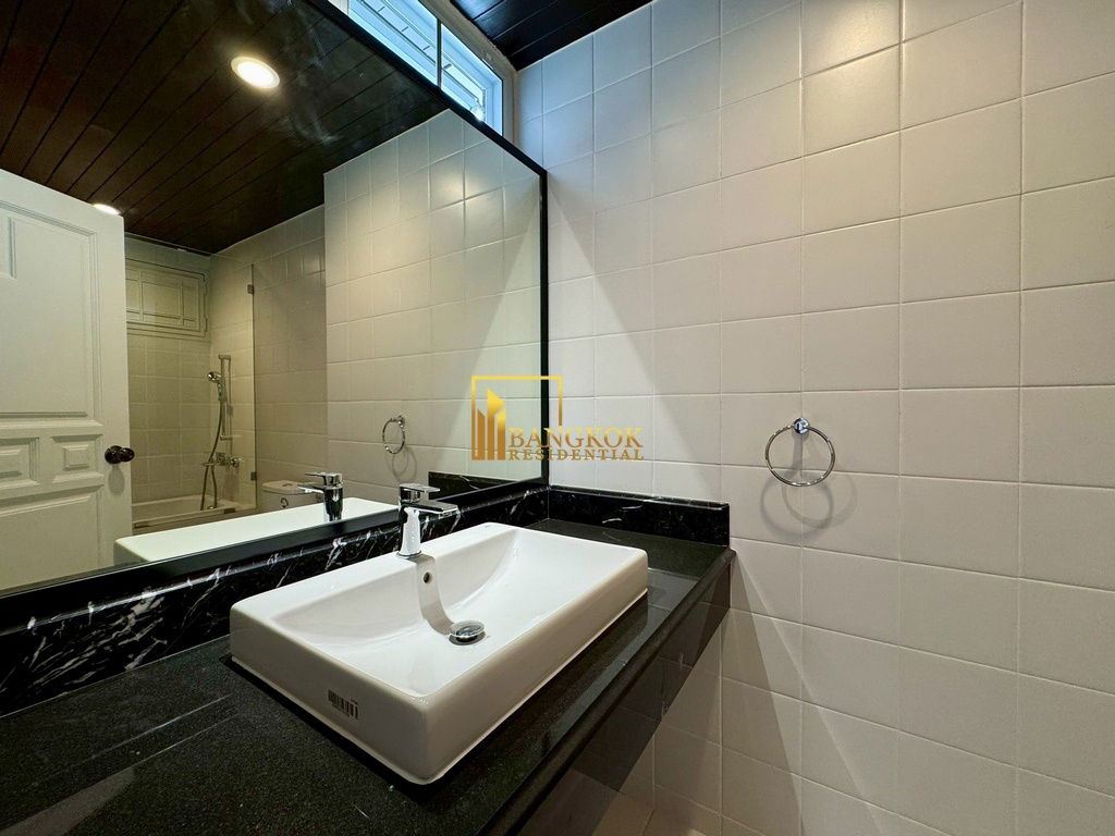 picture Generously Sized 3 Bedroom Apartment in Phrom Phong - BR0450AP - 31/53