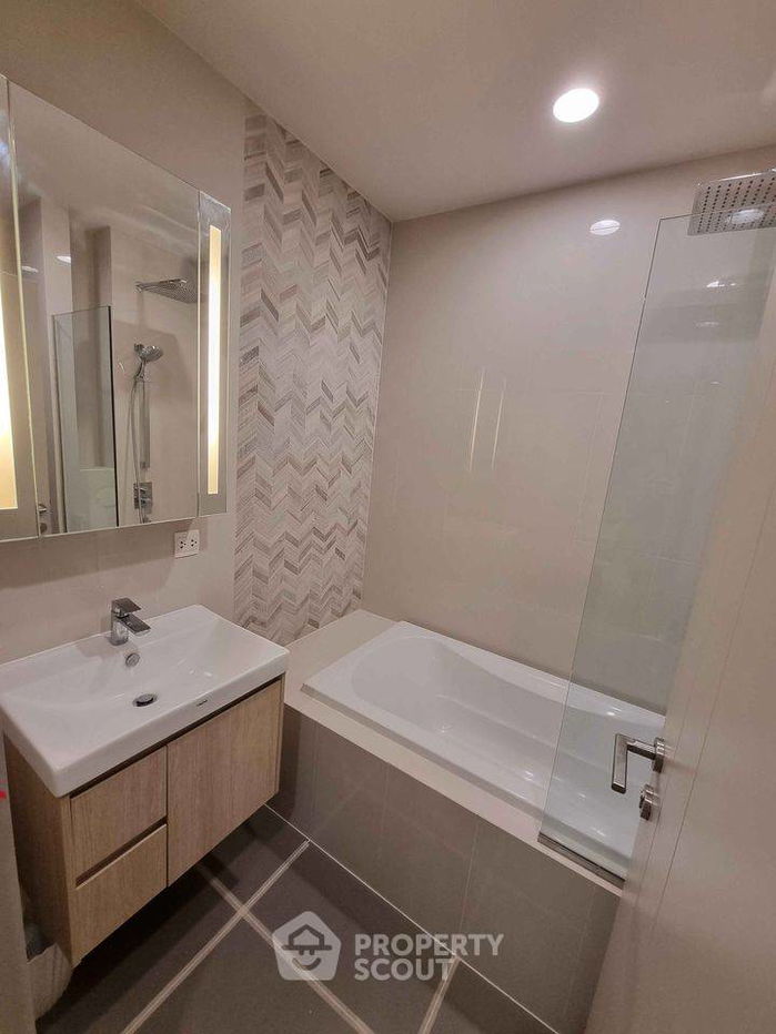 picture 1-BR Condo at Oka Haus Sukhumvit 36 near BTS Thong Lor (ID 1001397) - 6/11