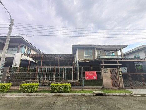 รูป ราคาพิเศษ! [ขาย] บ้าน 2 ชั้นพร้อมโฮมออฟฟิศ หมู่บ้านมัณฑนา (กัลปพฤกษ์-วงแหวน) แขวงหลักสอง เขตบางแค  (ราคา8,900,000 บาท) - รูปที่ 1/43