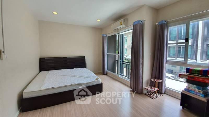 picture 3-BR Townhouse at Baan Klang Muang Chokchai 4 close to Chok Chai 4 (ID 1719087) - 3/6