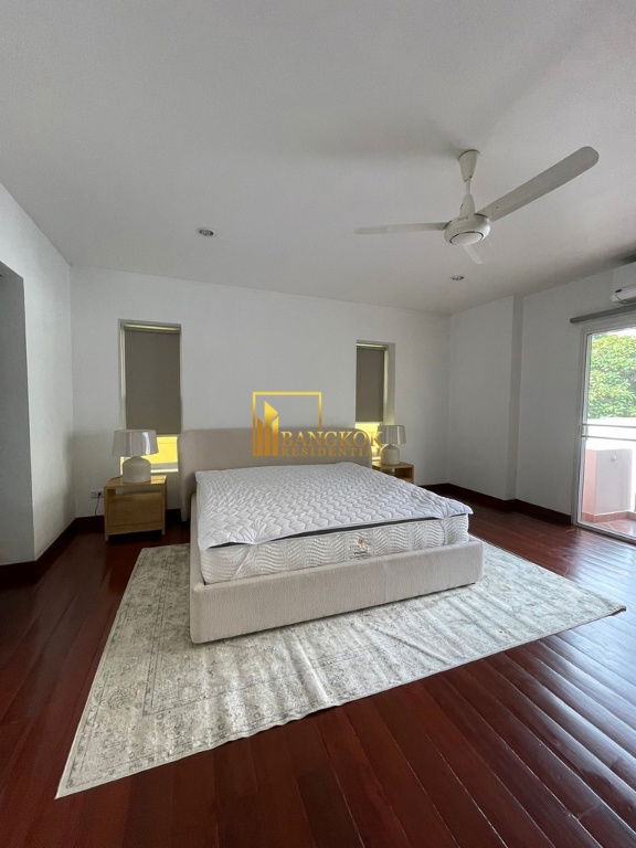 รูป Spacious 4 Bedroom House With Pool in Phrom Phong - BR7949SH - รูปที่ 11/13
