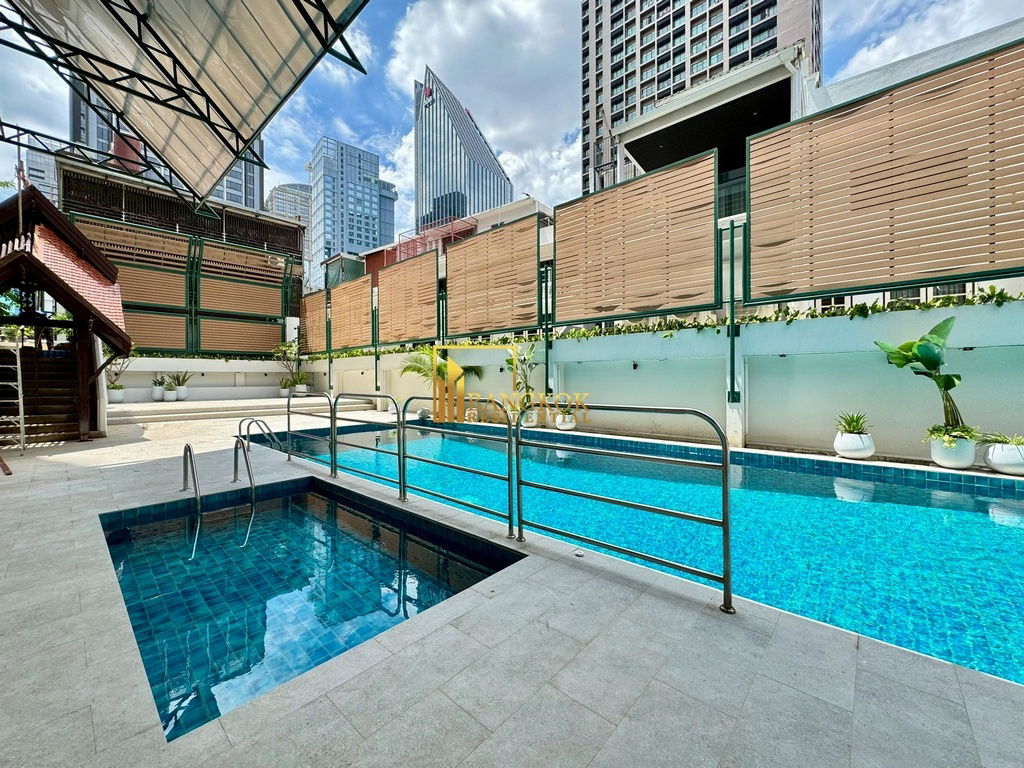 รูป Impressive 3 Bedroom Apartment For Rent in Phrom Phong Area - BR0400AP - รูปที่ 44/51
