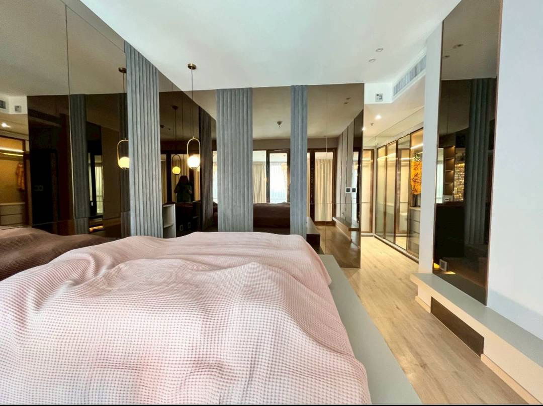 picture For rent Condo The Emporio Place - 10/14