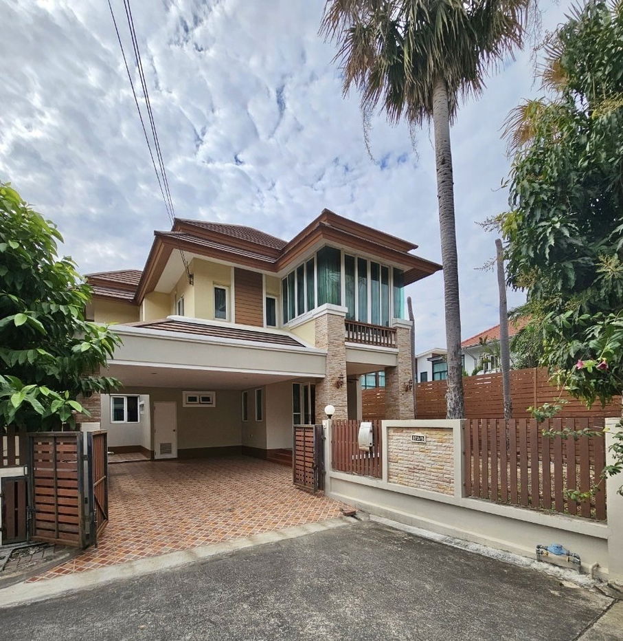 picture 2-Storey Single House for Sale – Serene Ratchaya 2, Soi 3  ✨ Balinese-inspired exterior design | Luxury Louis-style interior - 1/15