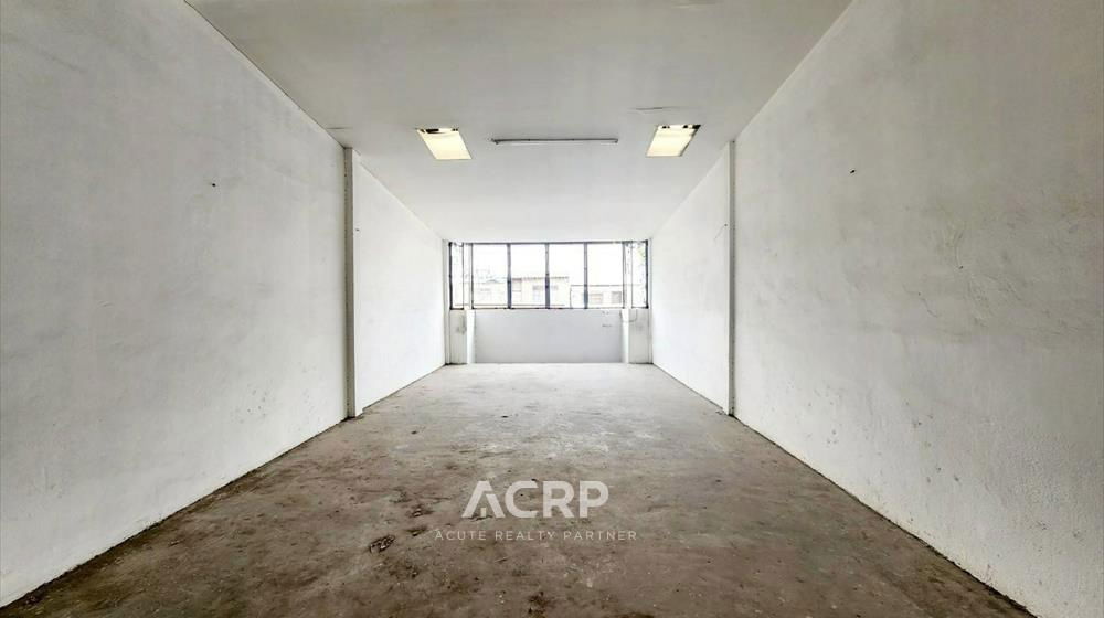 picture Shophouse for sale, good location, On Nut 70/1, Sukhumvit 77. Excellent condition, beautiful interio - 10/16