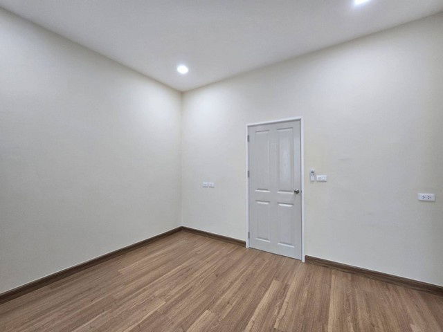 picture FOR SALE  TOWNHOUSE PROPERTY  2980000 BAHT. - 8/19
