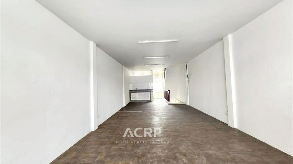 picture Shophouse for sale, good location, On Nut 70/1, Sukhumvit 77. Excellent condition, beautiful interio - 12/16