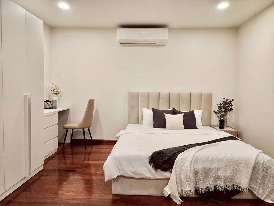 รูป บ้านให้เช่า บ้านเดี่ยว 3 ชั้น  ย่านรัชดานิเวศน์ 16 พร้อมเข้าอยู่สนใจติดต่อ Line @goodmanpro หรือ โทร 0999029192 - รูปที่ 4/9
