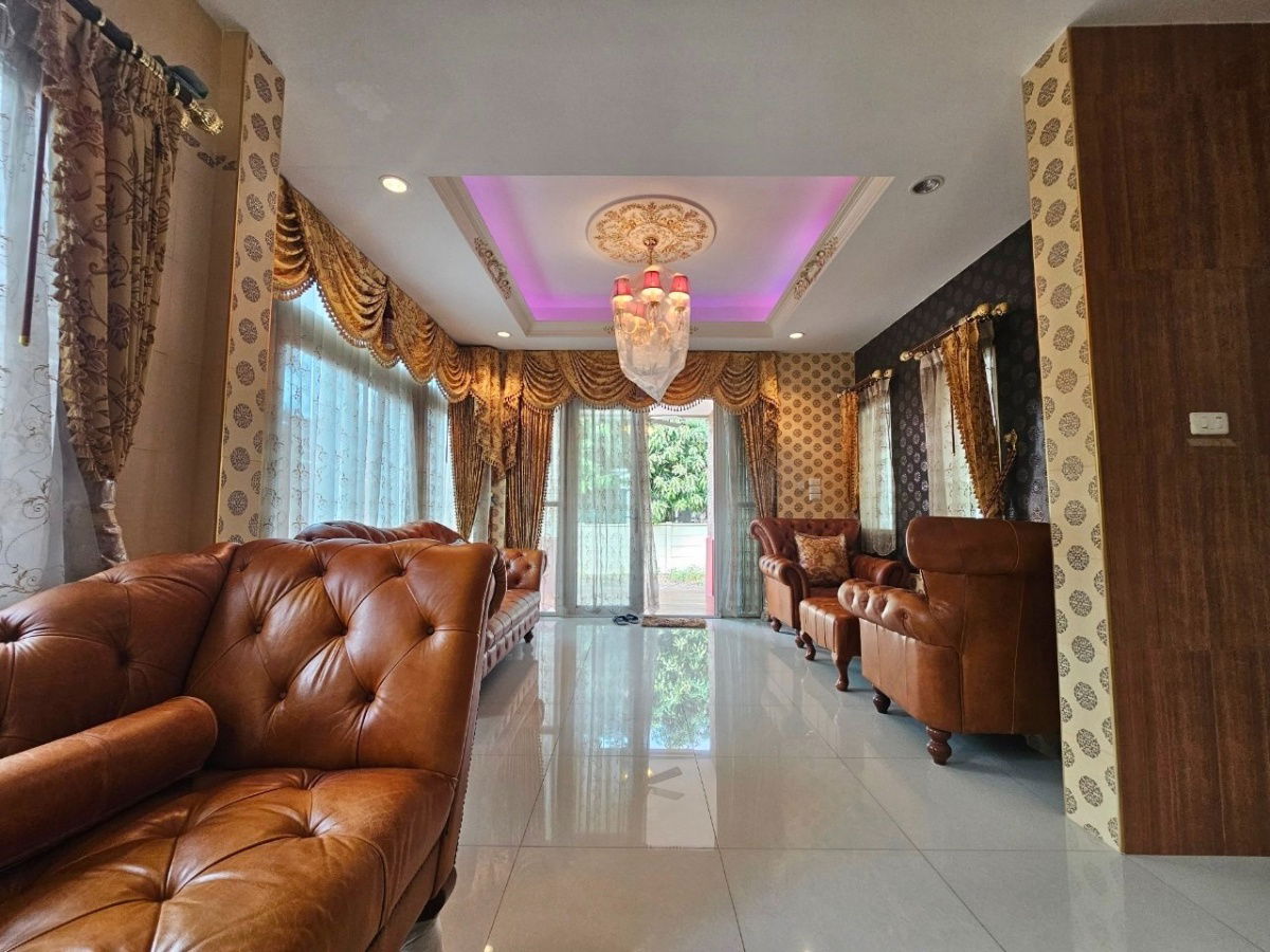 picture 2-Storey Single House for Sale – Serene Ratchaya 2, Soi 3  ✨ Balinese-inspired exterior design | Luxury Louis-style interior - 3/15