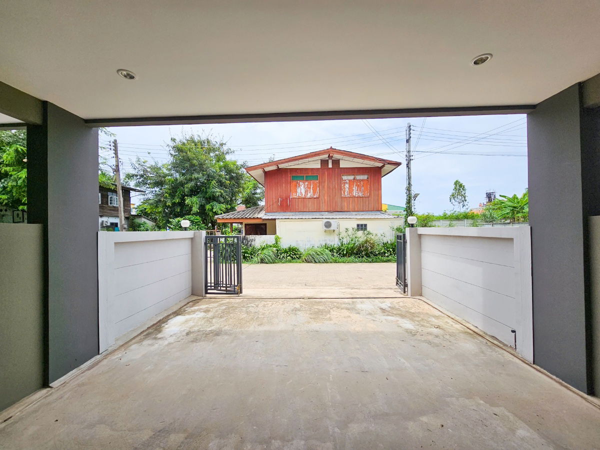 picture New 2-storey townhouse – 3 bedrooms, 3 bathrooms, 2 parking spaces, Ban Chod, Ban Ped, Khon Kaen - 4/16