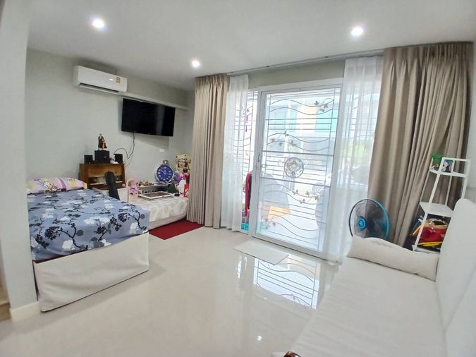 3-bed townhouse for sale, 139.7 sqm, 19 sq wah, Nalin Avenue 5 Ramintra - Minburi