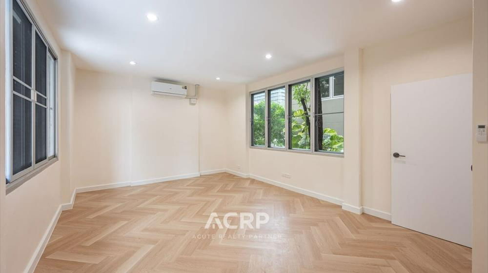 picture Renovated 3-storey detached house for sale on Vibhavadi Rangsit 5, Soi 6, conveniently located near MRT Chatuchak and BTS Mo Chit. - 15/20