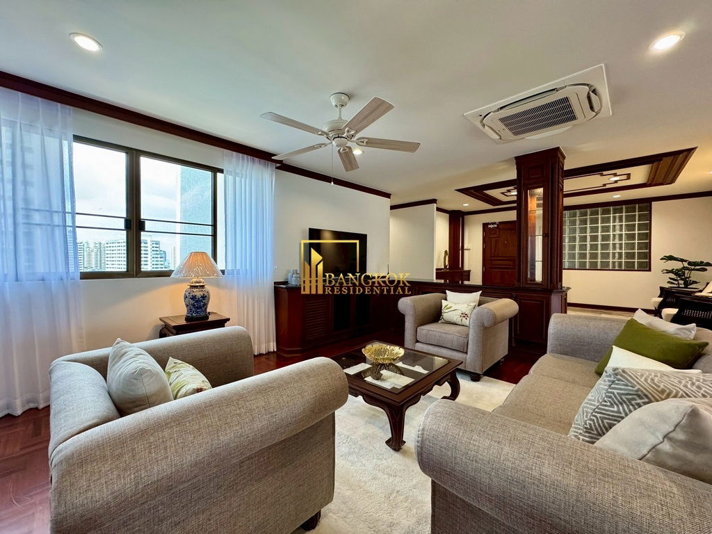 รูป Impressive 3 Bedroom Apartment For Rent in Phrom Phong Area - BR0400AP - รูปที่ 2/51