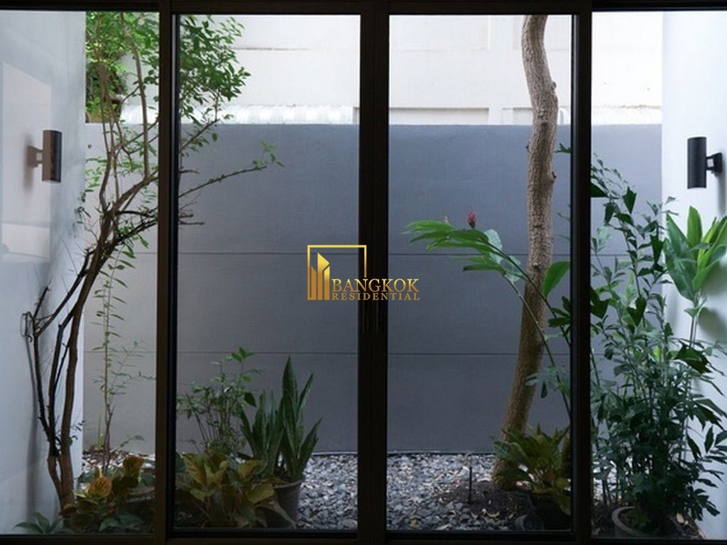 picture Modern 3 Bedroom Townhouse For Rent in Phrom Phong Area - BR49056TH - 4/21