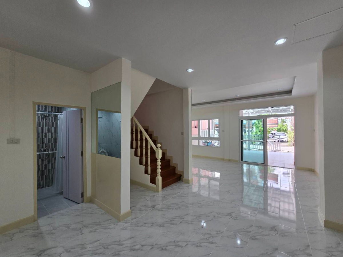 รูป ขายทาวน์เฮ้าส์หมู่บ้านณัฐกานต์ พหลโยธิน52 ใกล้รถไฟฟ้าสถานีสะพานใหม่ เพียง 5 นาที - รูปที่ 2/11