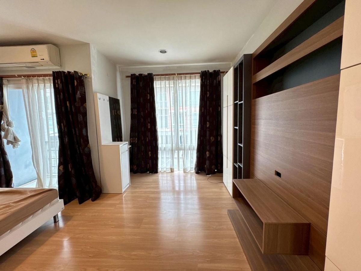 รูป ขายด่วน! ทาวน์โฮม 3 ชั้น หมู่บ้านกรีนิช รามอินทรา เฟอร์ฯครบ พร้อมอยู่ ทำเลดีที่สุดในโครงการ  ราคาพิเศษ 3.7 ล้านบาท - รูปที่ 15/21