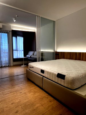 คอนโดให้เช่า : Triple Y Residence ห้องสวย ราคาดี สอบถามเพิ่มเติมได้ที่ Line @condorental