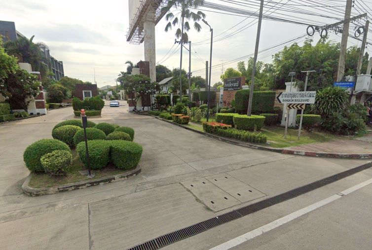 บางกอก บูเลอวาร์ด แจ้งวัฒนะ