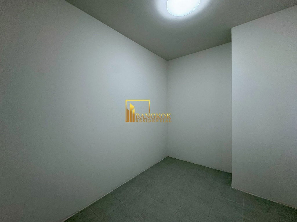 picture Generously Sized 3 Bedroom Apartment in Phrom Phong - BR0450AP - 44/53