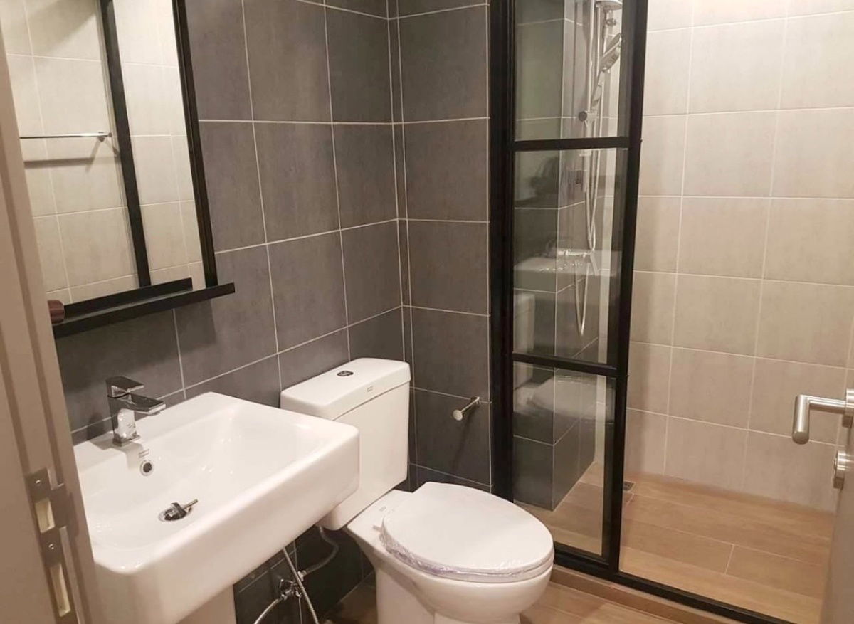 picture *** Condo for Rent : The Base Garden-Rama9 1 Bedroom High floor Fully furnished *** - 6/8