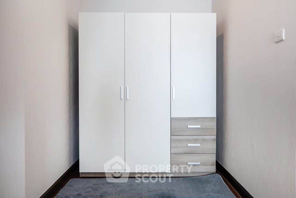 picture 1-BR Condo at Baan Klang Krung Resort near MRT Huai Khwang (ID 531573) - 19/32