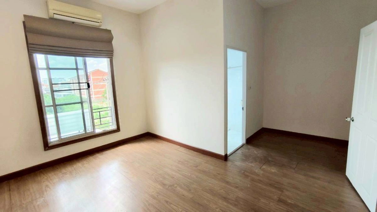 รูป ขาย บ้านกลางเมือง 3ชั้น ลาดพร้าว71 แปลงริม 30ตรวา. 3ห้องนอน 4น้ำ ด่วน เพียง 4.65ล้าน  - รูปที่ 10/20
