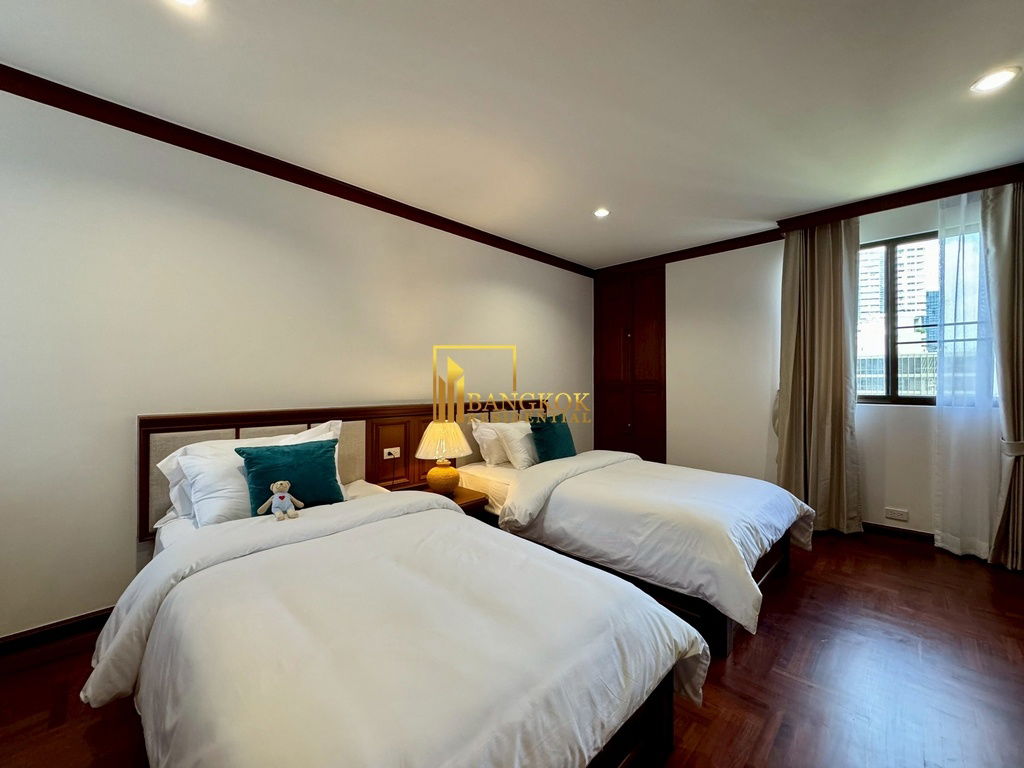 รูป Impressive 3 Bedroom Apartment For Rent in Phrom Phong Area - BR0400AP - รูปที่ 29/51