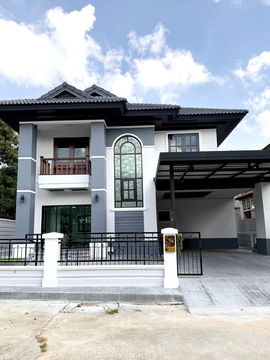 Urgent sale, 2-storey detached house in Thanathong Sweet House Village, 3 bedrooms, 3 bathrooms, ready to move in, only 4,790,000 baht.