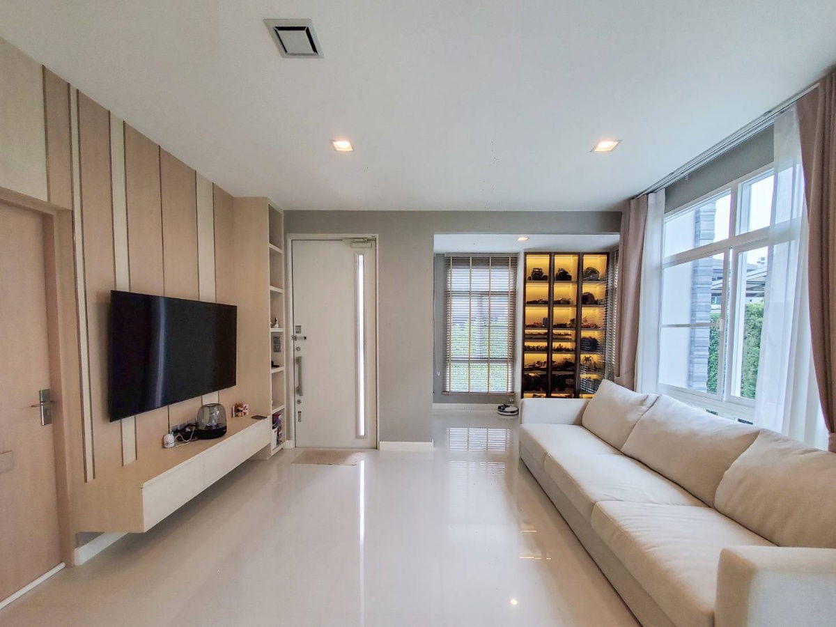 picture 2-Storey Single House for Sale – Mantana Motorway–New Krungthep Kreetha, Lat Krabang, Bangkok - 5/15