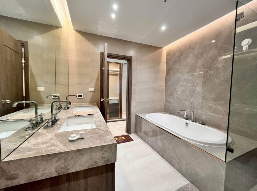 picture For rent Condo The Emporio Place - 14/14
