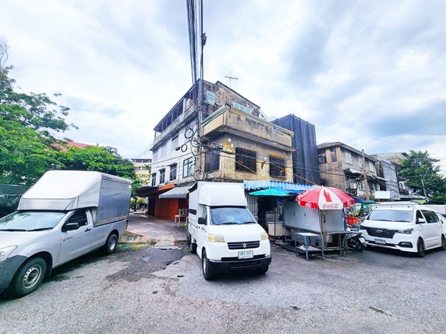 picture Renovated to the exact specifications commercial Art Gallery building 3Storeys for rent 4units Songw - 8/8