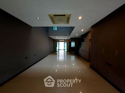 Townhouses for sale Boonthavorn Kaset Navamin : 3-BR Townhouse in Lat Phrao (ID 1633029)