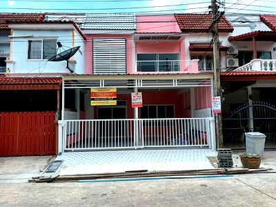 ขายทาวน์โฮม : ขายทาวน์เฮ้าส์หมู่บ้านณัฐกานต์ พหลโยธิน52 ใกล้รถไฟฟ้าสถานีสะพานใหม่ เพียง 5 นาที