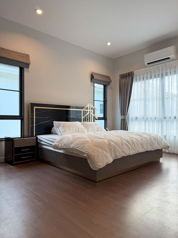 picture Luxury Home Rent Setthasiri Bangna KM.10 - 12/25