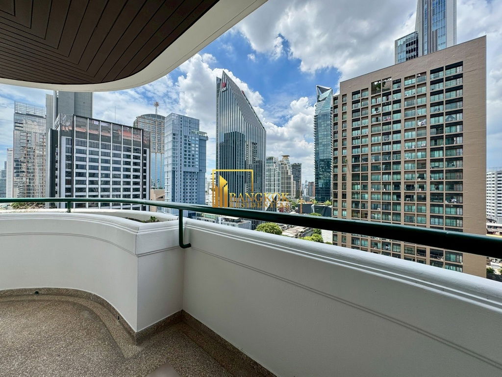 รูป Impressive 3 Bedroom Apartment For Rent in Phrom Phong Area - BR0400AP - รูปที่ 17/51
