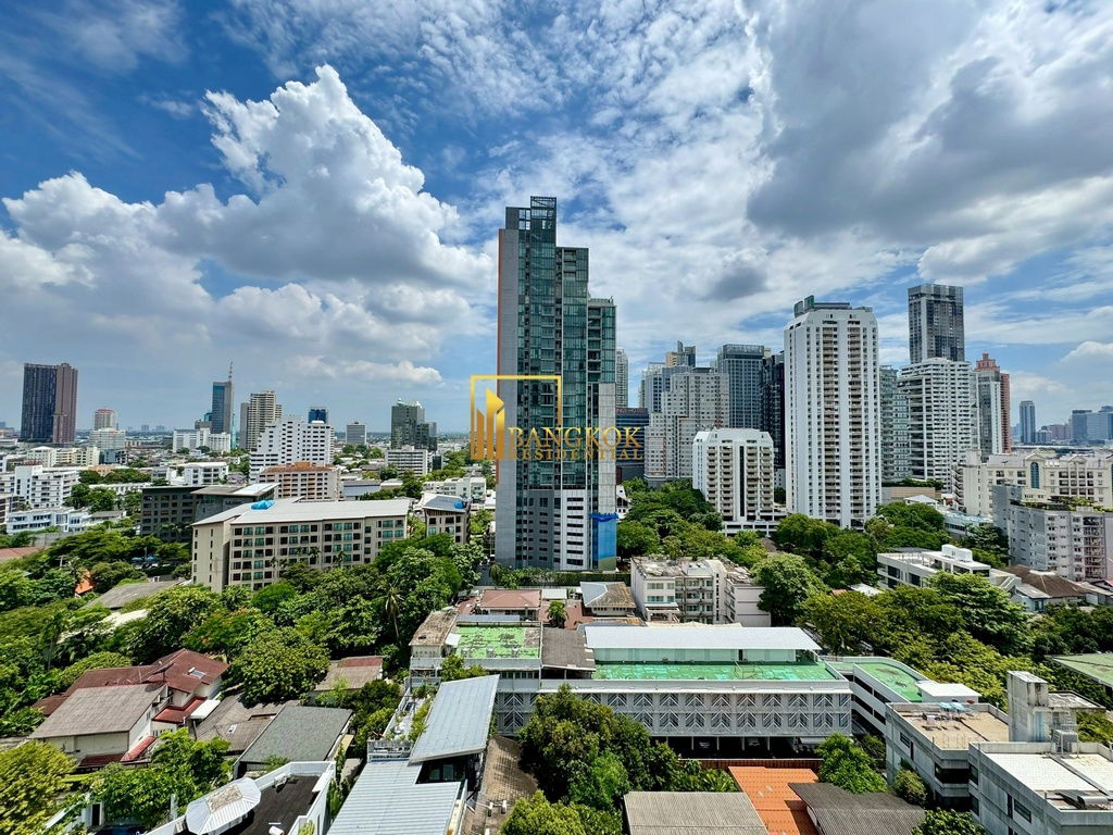 รูป Impressive 3 Bedroom Apartment For Rent in Phrom Phong Area - BR0400AP - รูปที่ 10/51